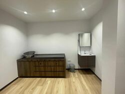 Haig Road (D15), Retail #527571201